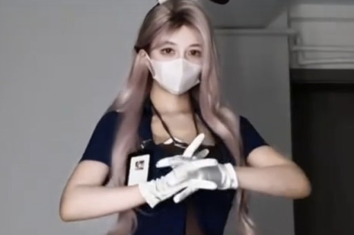 内娱1天4大瓜！顶流恋情、深夜泡酒吧、全身整容一个比一个离谱